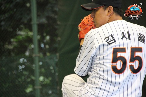 매서운 눈빛, 김사율